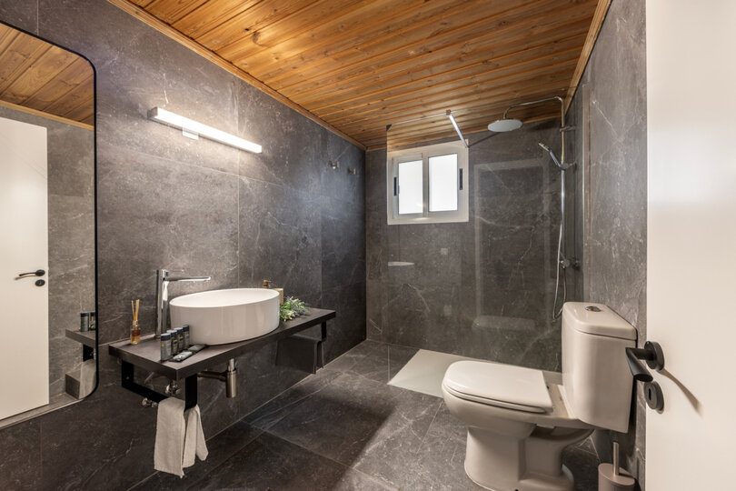 5 Star Forest View Cottage – Luxury Mountain Retreat
