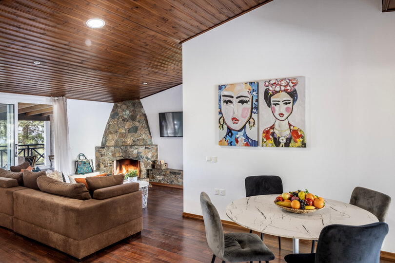 5 Star Forest View Cottage – Luxury Mountain Retreat