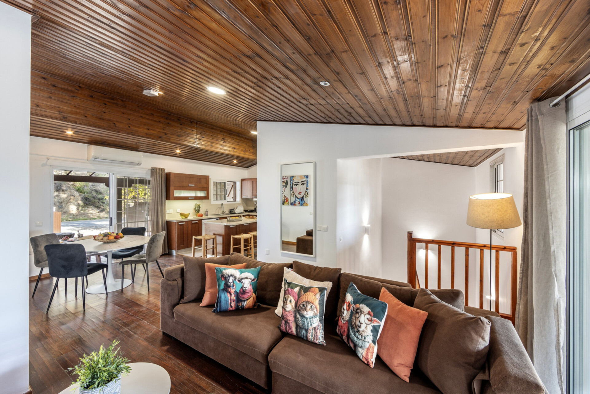 5 Star Forest View Cottage – Luxury Mountain Retreat