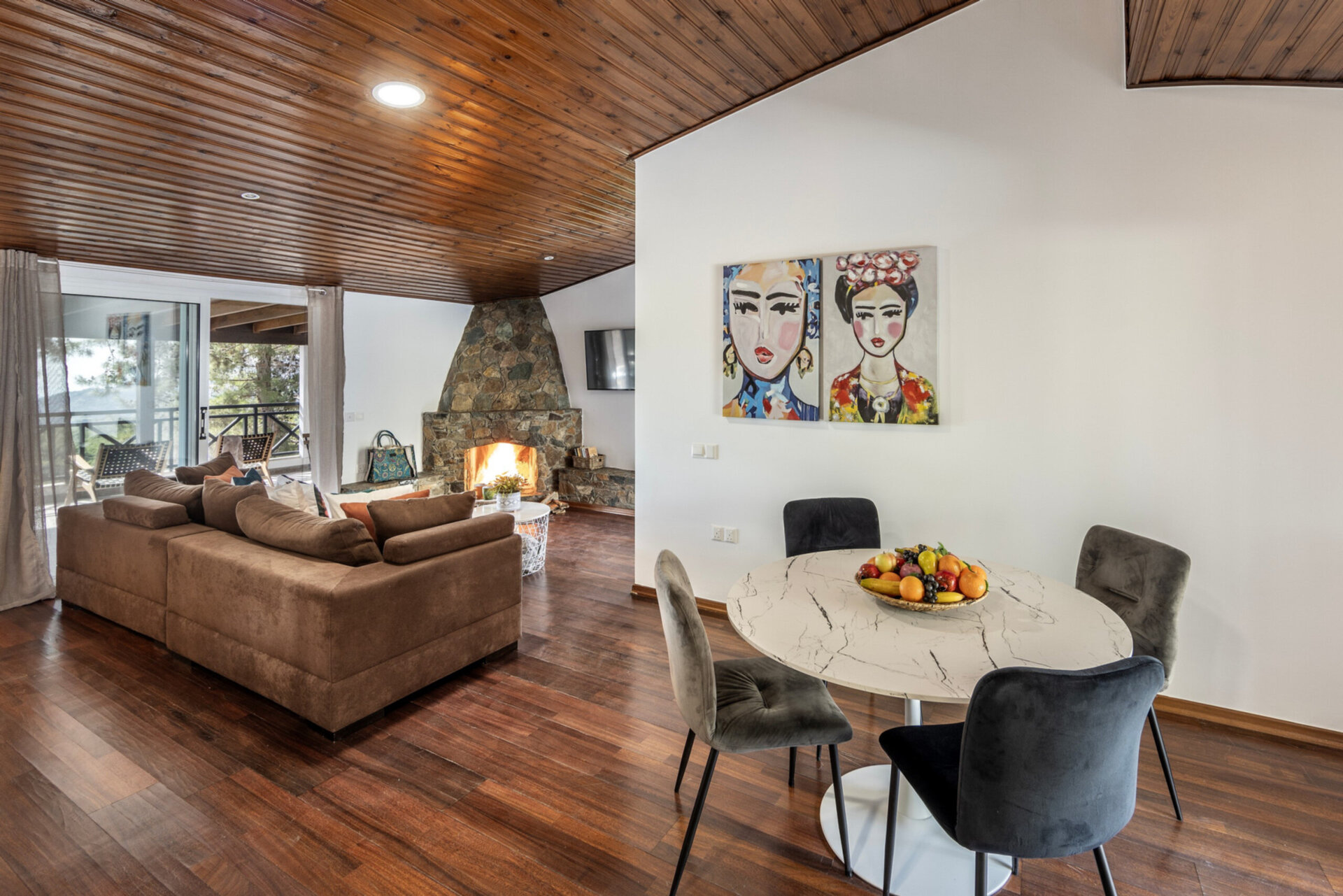 5 Star Forest View Cottage – Luxury Mountain Retreat