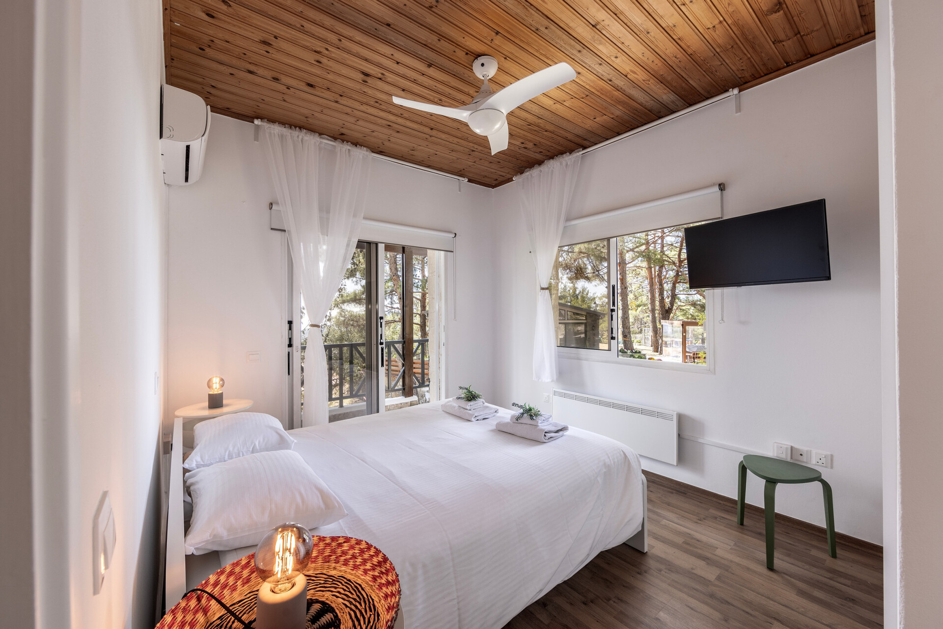 5 Star Forest View Cottage – Luxury Mountain Retreat