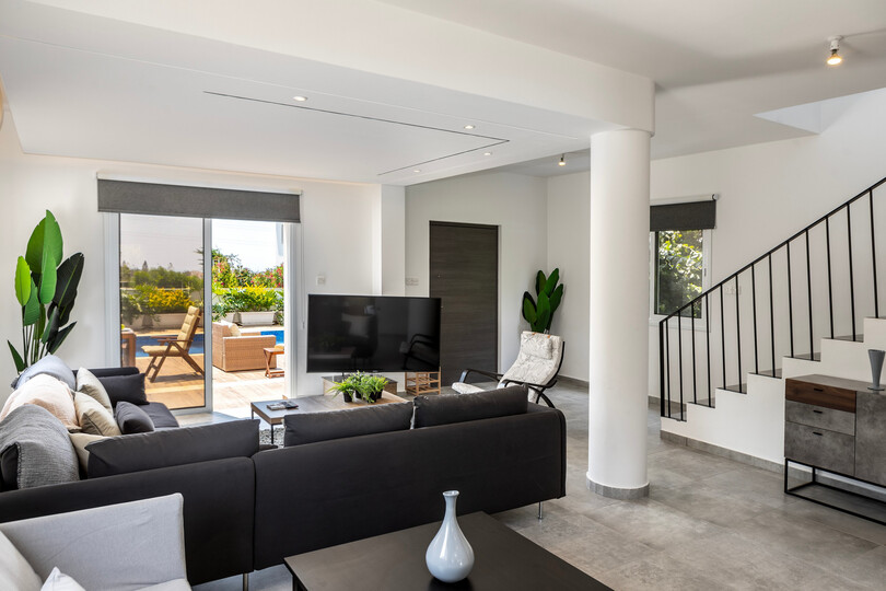 5 Star Villa Napa Bay Vista - Modern Sea View Retreat