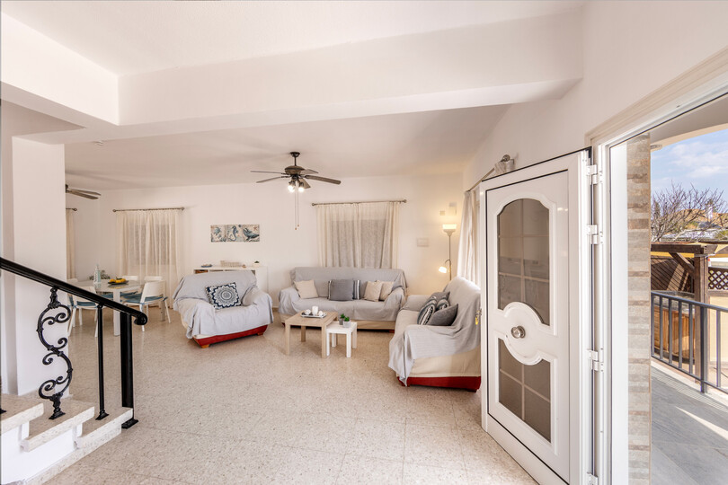 5 Star Villa Ayia Thekla Sea Breeze - Tranquil Coastal Escape