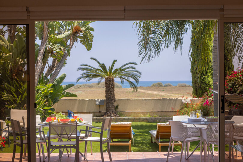 5 Star Villa Larnaca Chelidonia - Luxury Seafront Escape