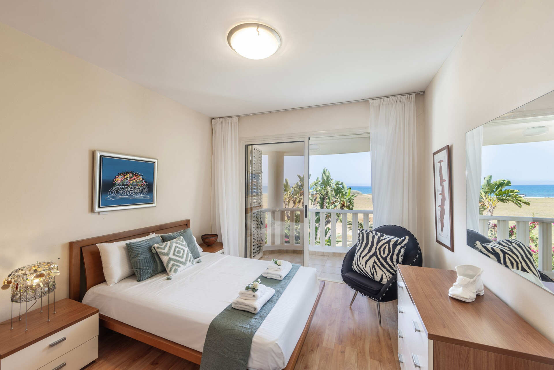 5 Star Villa Larnaca Chelidonia - Luxury Seafront Escape