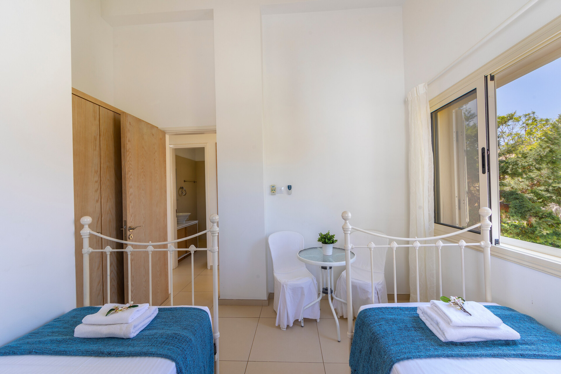 5 Star Villa Artisan Seafront Escape - Panoramic Coastal Retreat
