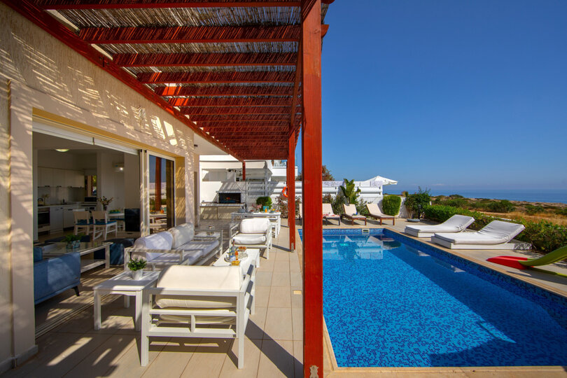 5 Star Villa Artisan Seafront Escape - Panoramic Coastal Retreat
