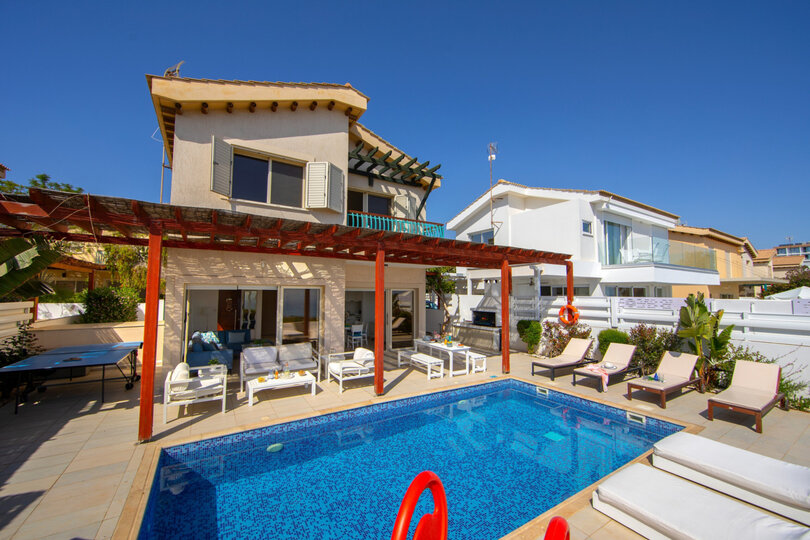 5 Star Villa Artisan Seafront Escape - Panoramic Coastal Retreat