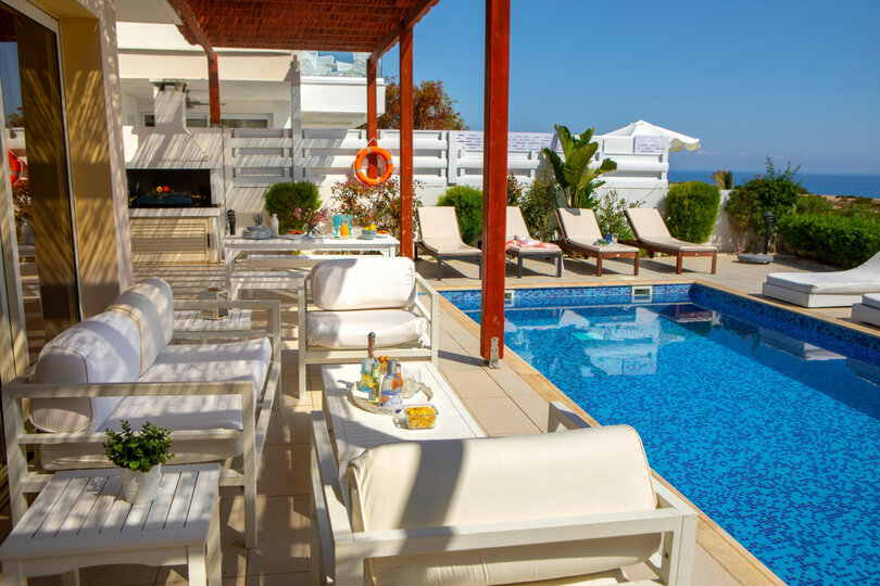 5 Star Villa Artisan Seafront Escape - Panoramic Coastal Retreat