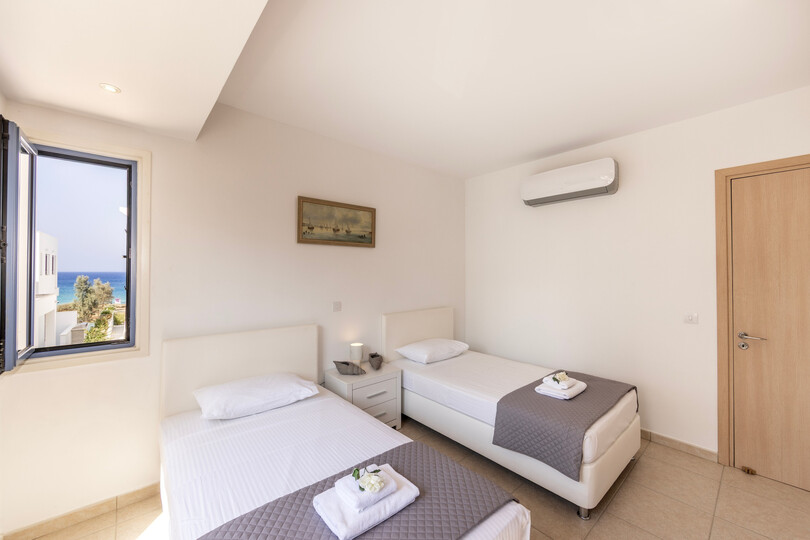 5 Star Villa Protamare 32 - Crystal Coast Retreat.