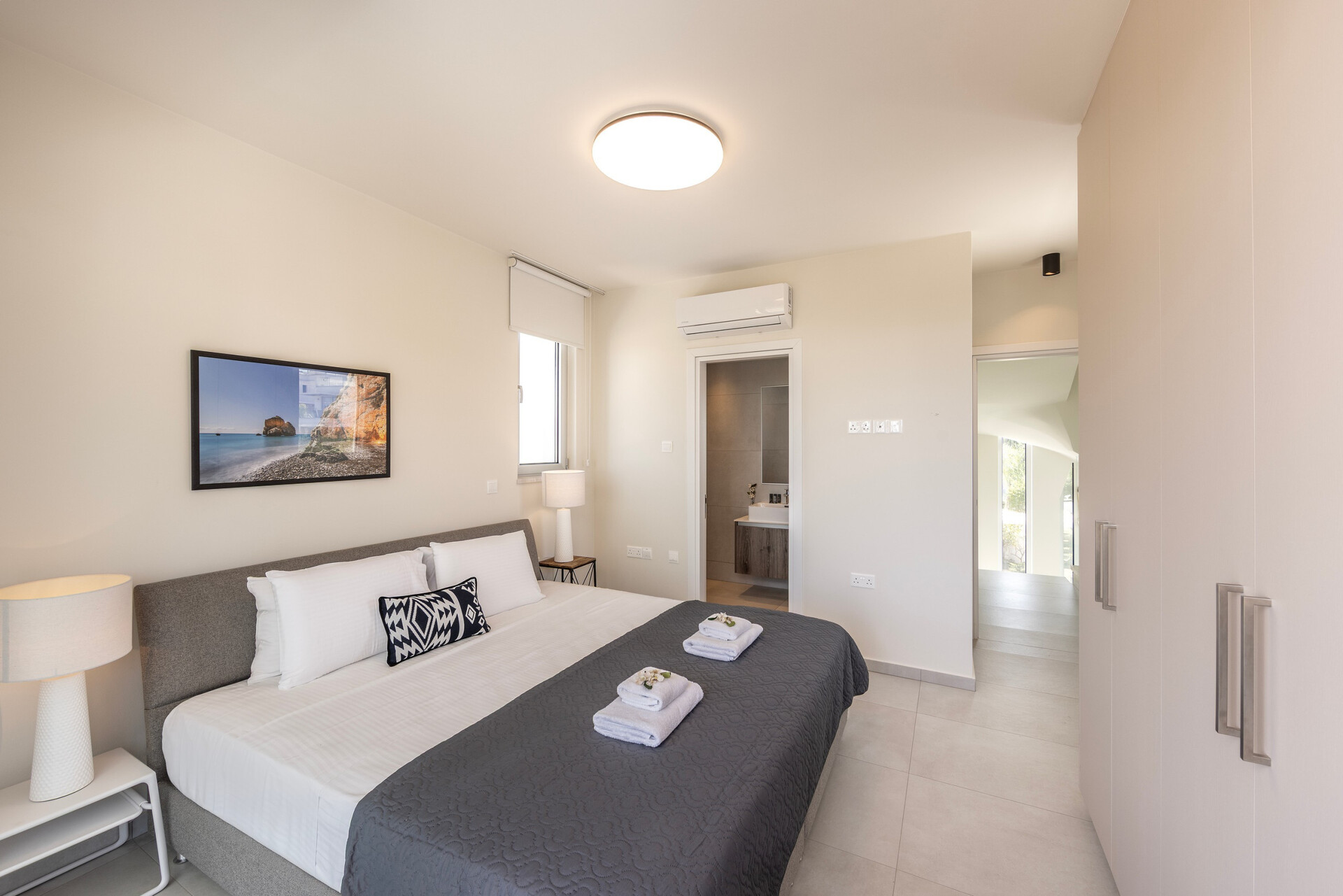 5 Star Villa Leomi Seaside - Coastal View Retreat.