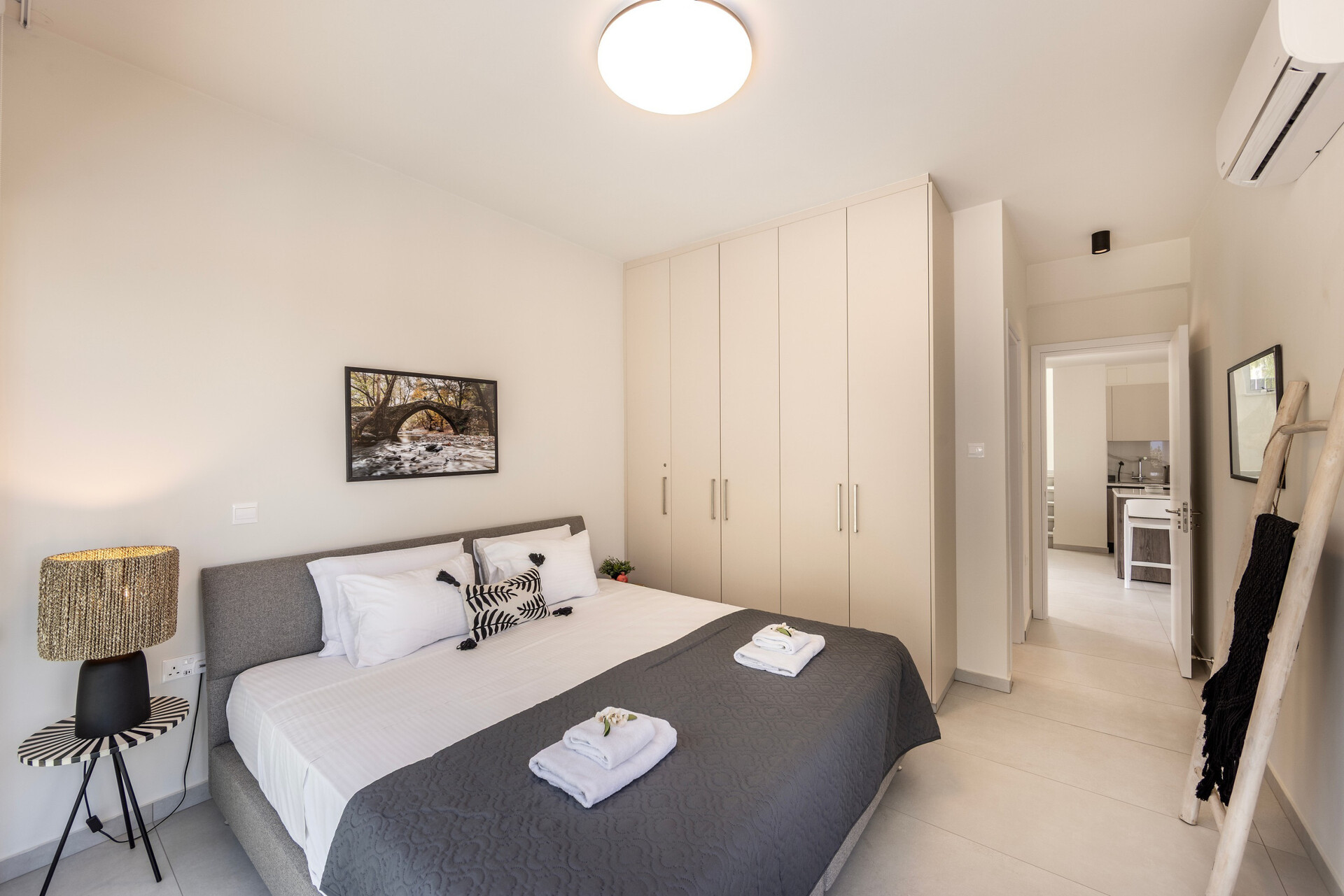 5 Star Villa Leomi Seaside - Coastal View Retreat.