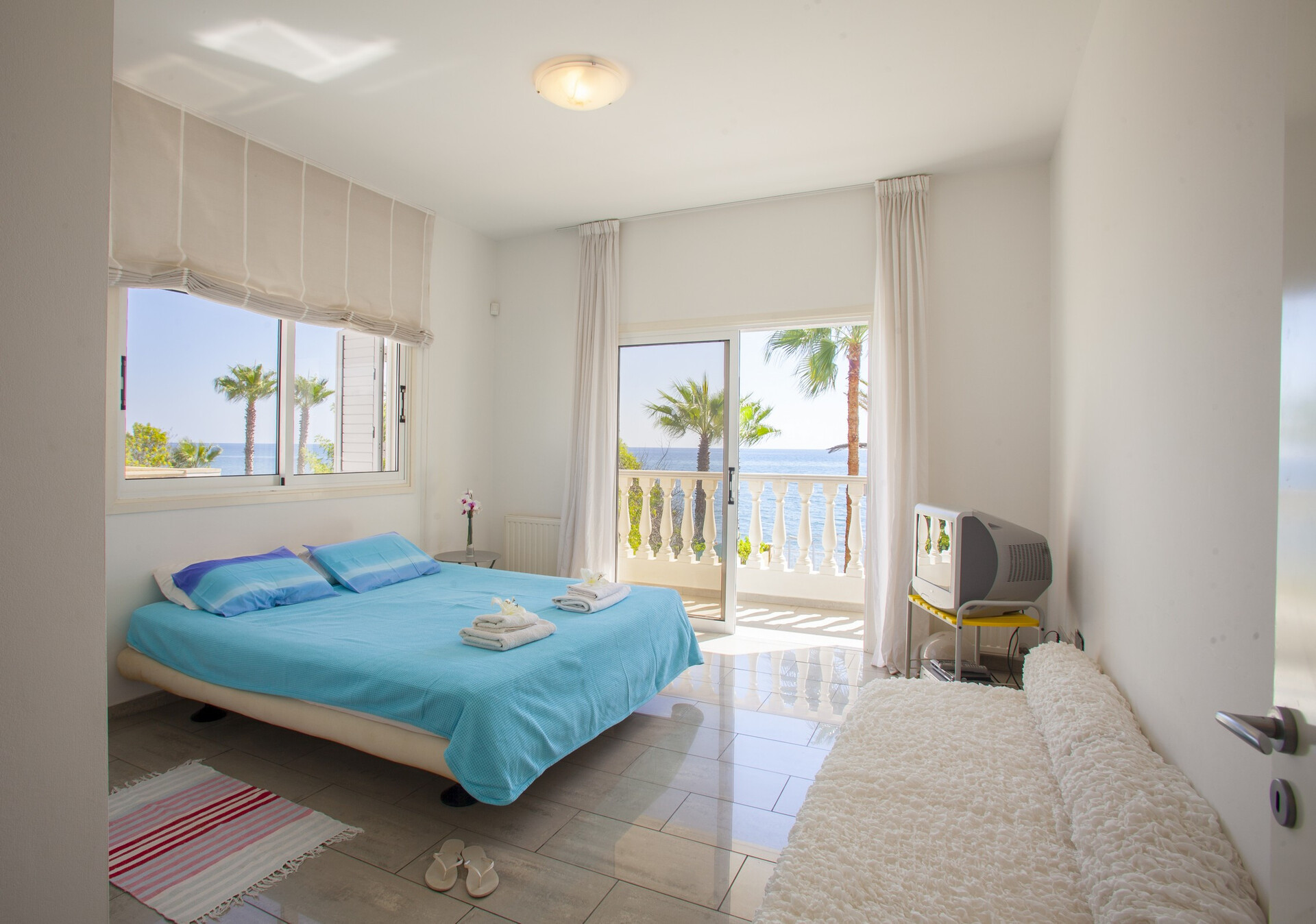 5 Star Villa Sunset Beachfront - Coastal Luxury Retreat