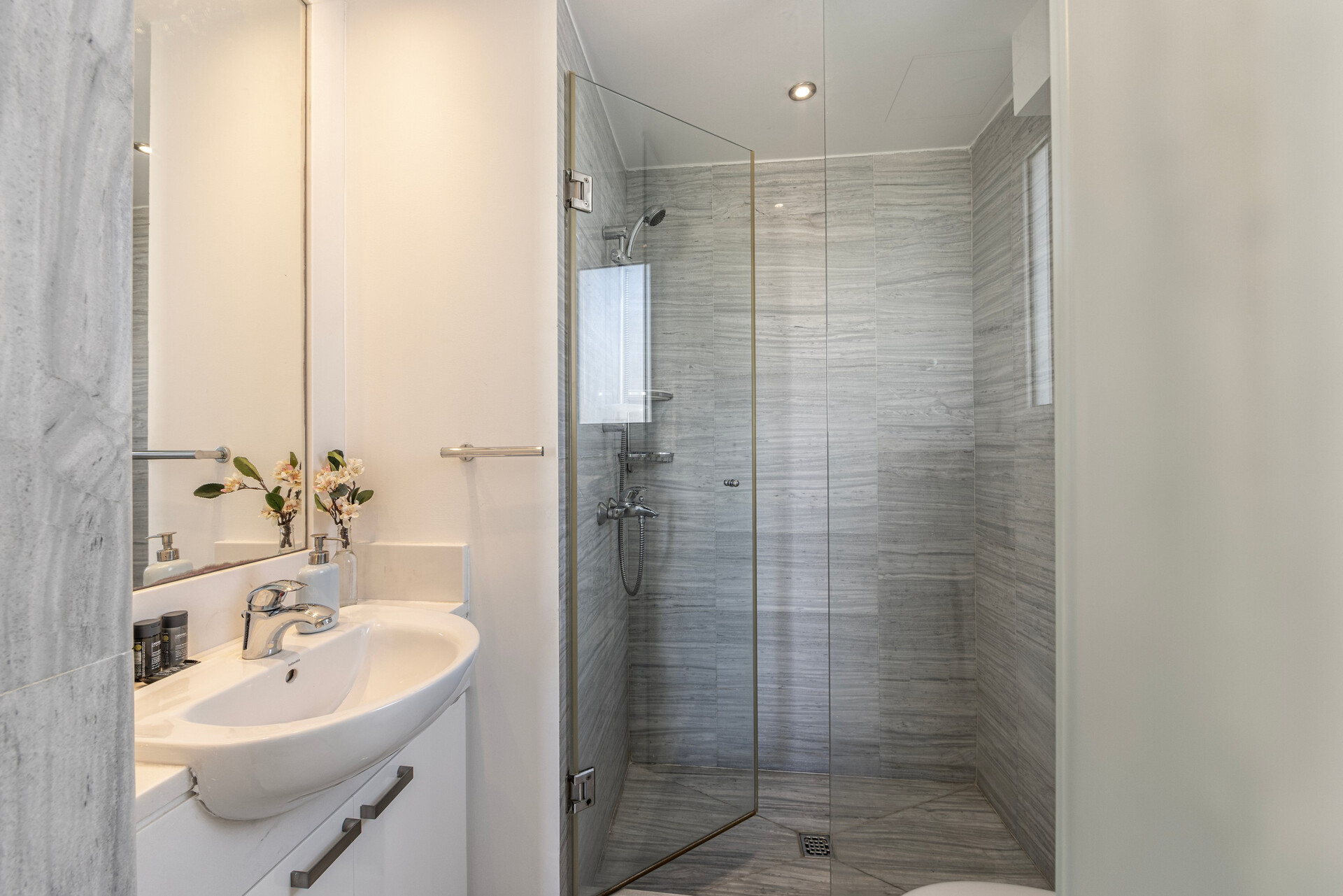 5 Star Villa Elaia Seafront - Panoramic Coastal Escape
