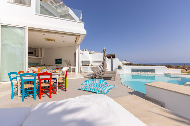 5 Star Villa AleMar Seafront - Designer Coastal Elegance