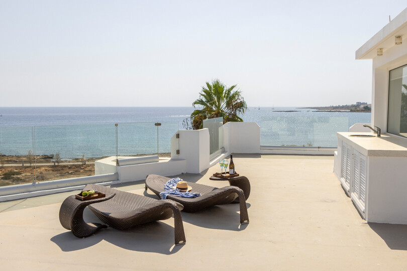 5 Star Villa AleMar Seafront - Designer Coastal Elegance