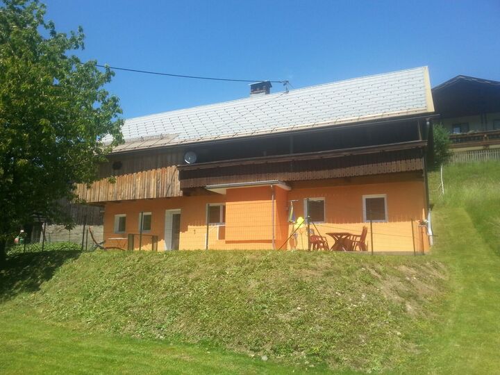 Beautiful 1-Bed House in Villach-Land, Sleeps 4, 1051