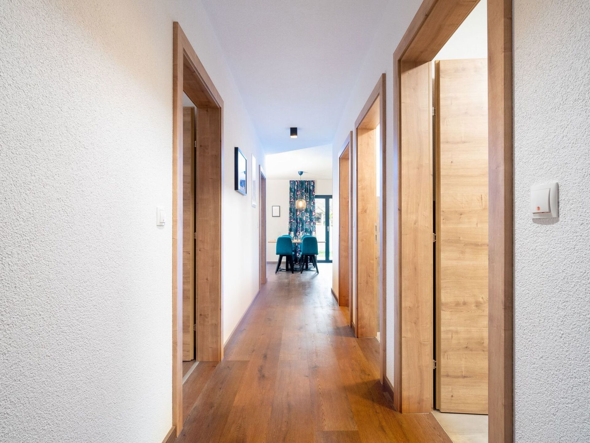 Luxurious 2-Bed Apartment in Landeck, Sleeps 3, 1130