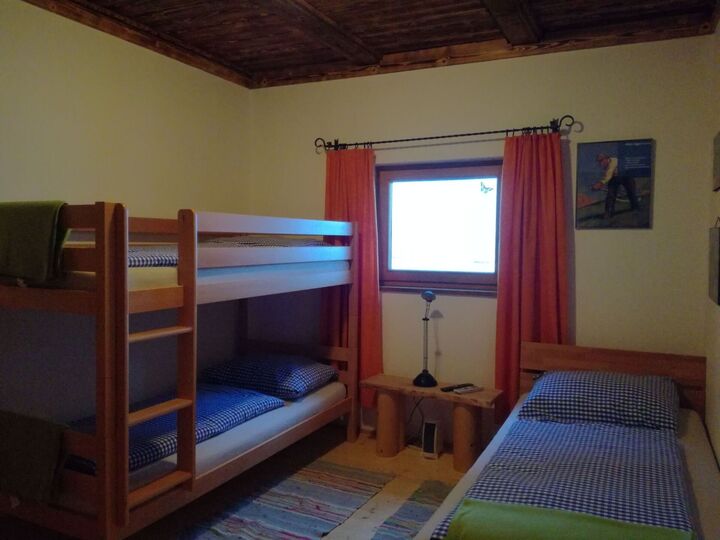 Serene 2-Bed House in Spittal an der Drau, Sleeps 5, 1045
