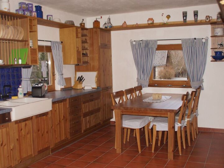Serene 2-Bed House in Spittal an der Drau, Sleeps 5, 1045