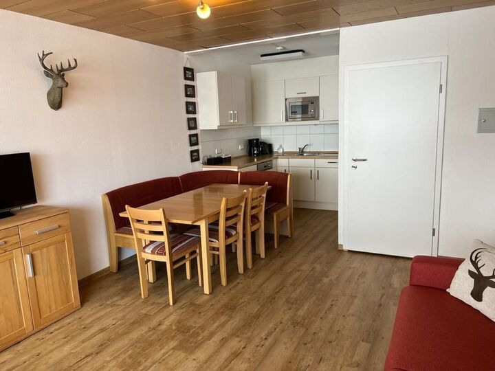 Beautiful 1-Bed Apartment in Bregenz, Sleeps 4, 1036