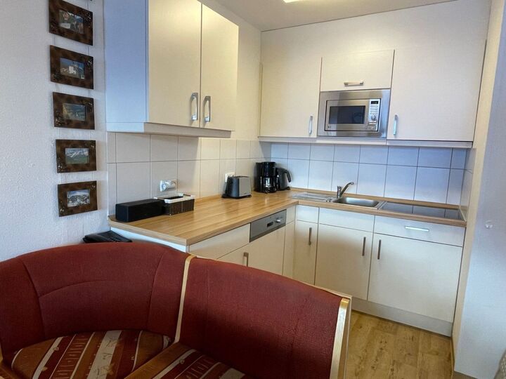 Beautiful 1-Bed Apartment in Bregenz, Sleeps 4, 1036