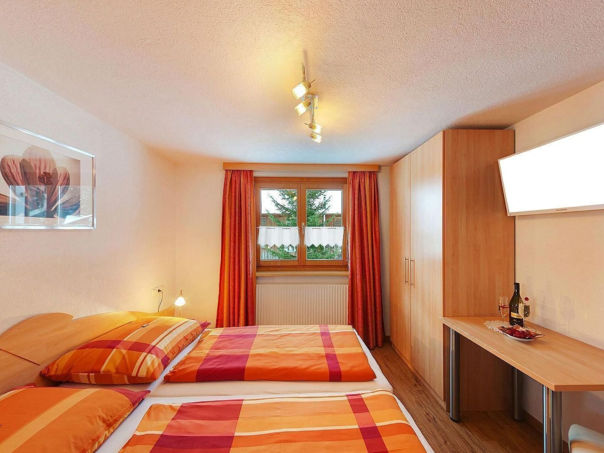 Gorgeous 4-Bed Apartment in Bregenz, Sleeps 8, 1040