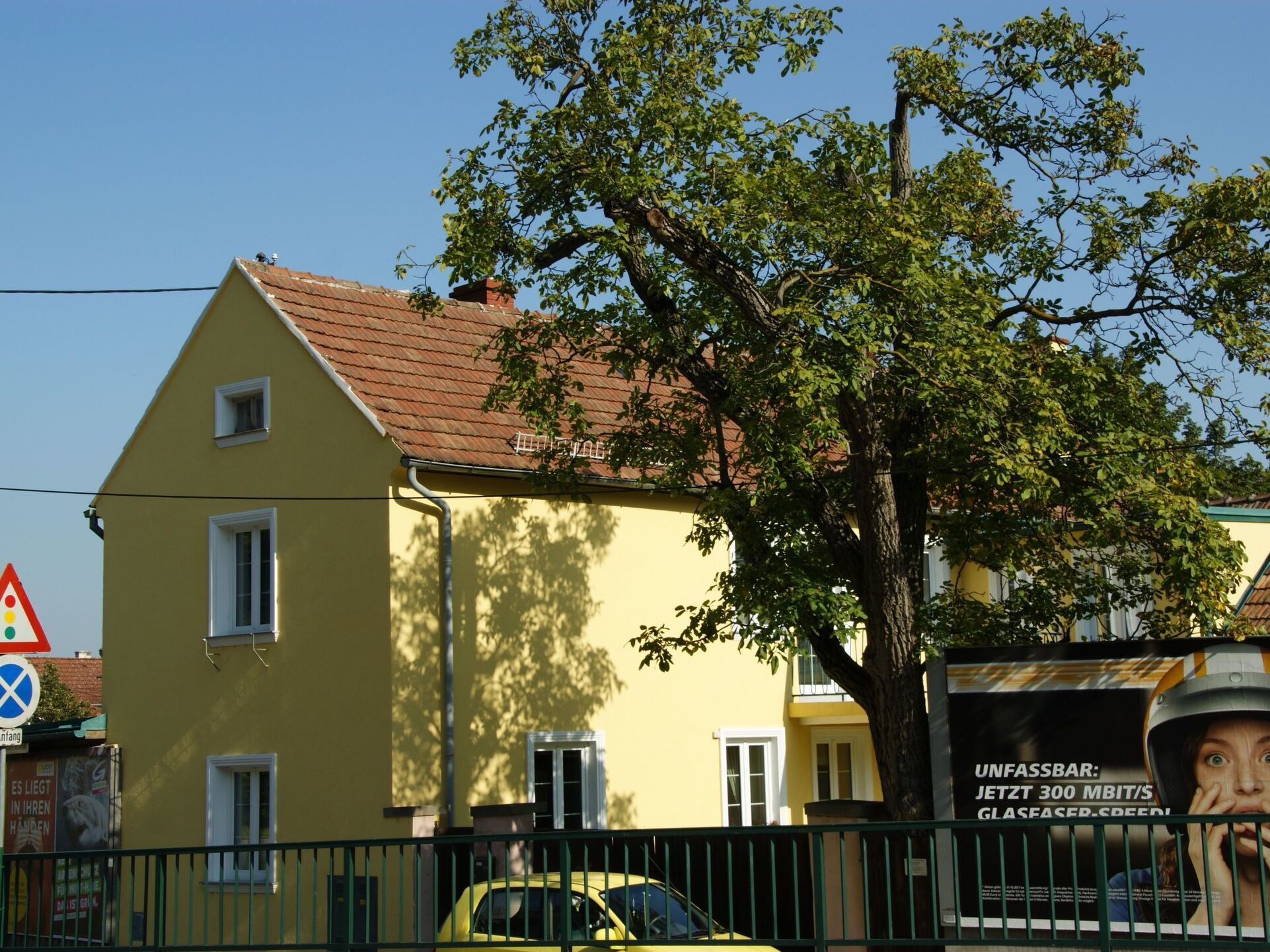 Spacious 2-Bed Apartment in Tulln, Sleeps 4, 1002
