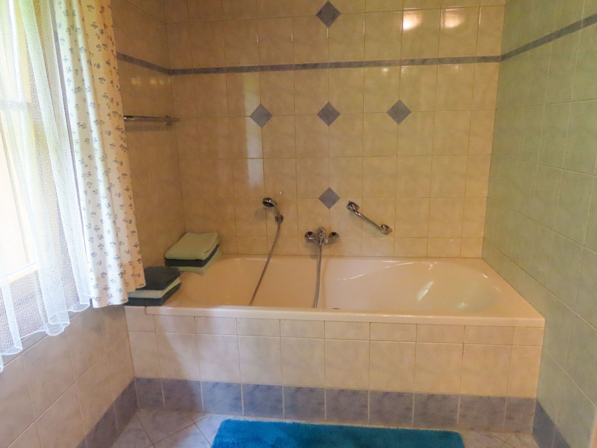 2-Bed Apartment in Spittal an der Drau, Sleeps 2, 1053