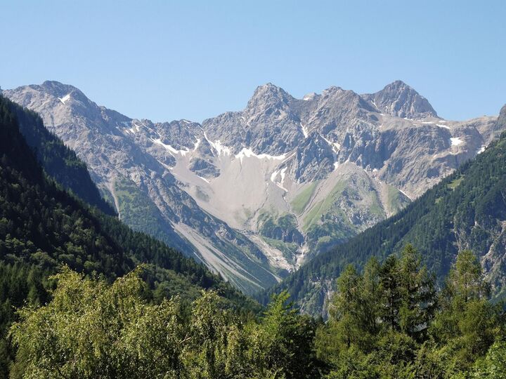 3-Bed Apartment in Bludenz, Sleeps 10, 1027
