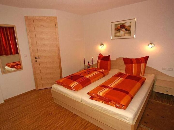 Spacious 2-Bed Apartment in Bregenz, Sleeps 4, 1028