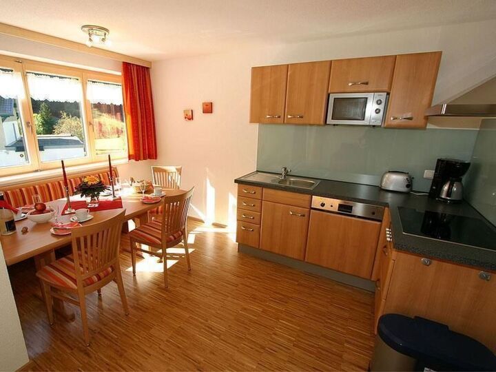 Spacious 2-Bed Apartment in Bregenz, Sleeps 4, 1028