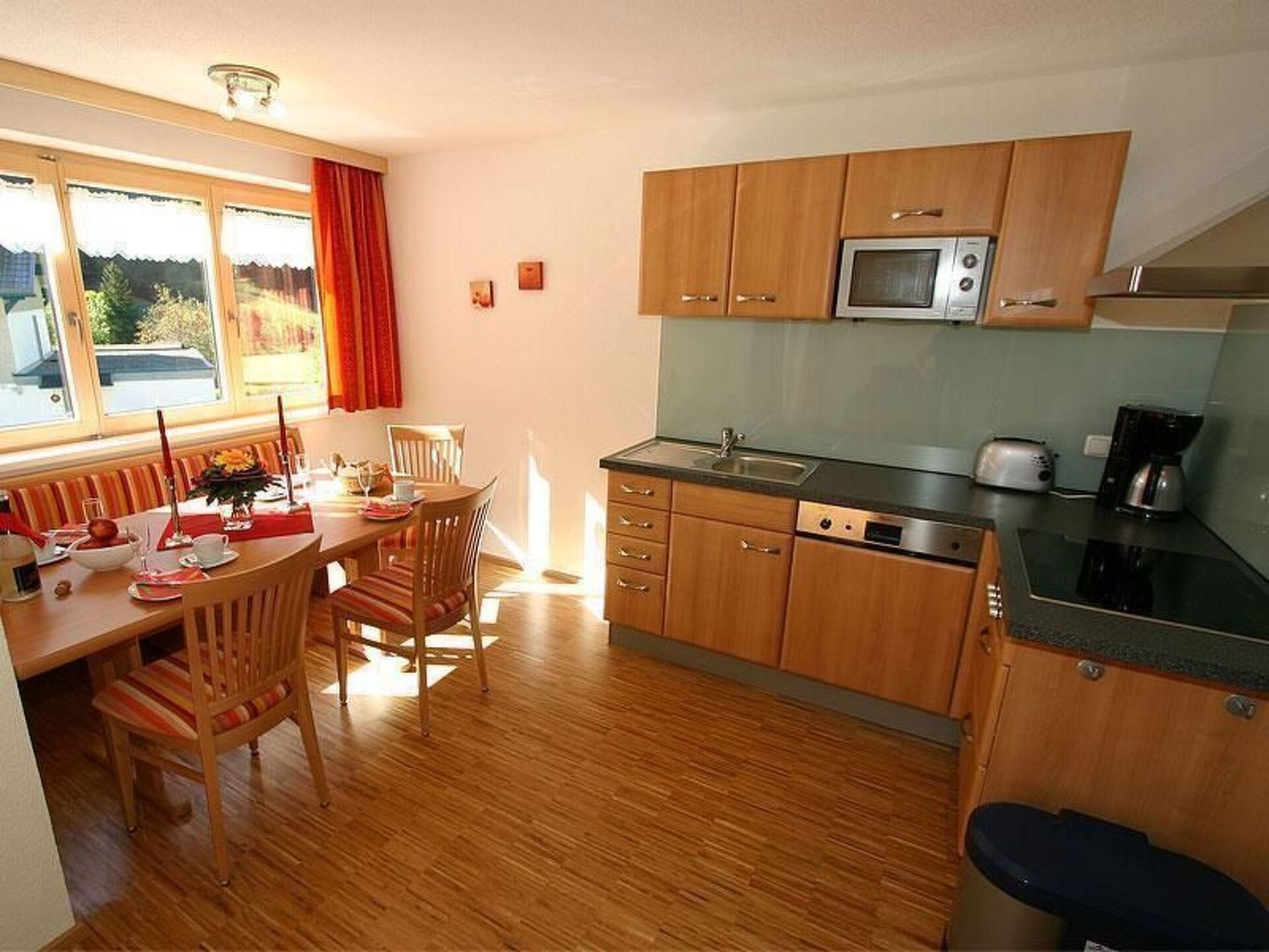 Beautiful 2-Bed Apartment in Bregenz, Sleeps 4, 1029