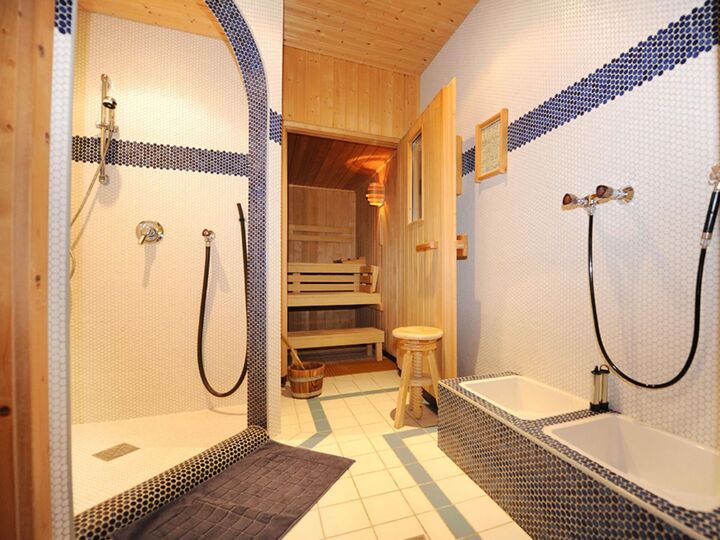 Serene 2-Bed Apartment in Landeck, Sleeps 5, 1116