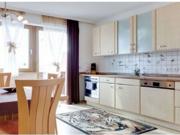 Sumptuous 2-Bed Apartment in Rohrbach, Sleeps 5, 1000, Lichtenberg, Austria