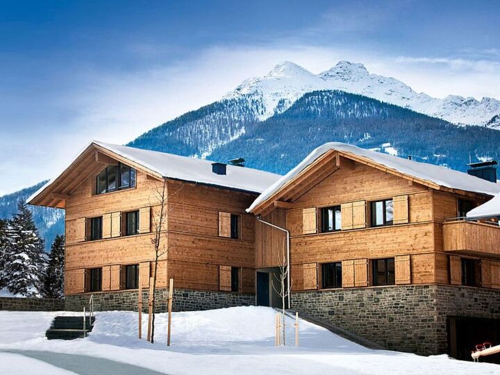 Luxurious 4-Bed Apartment in Lienz, Sleeps 10, 1118