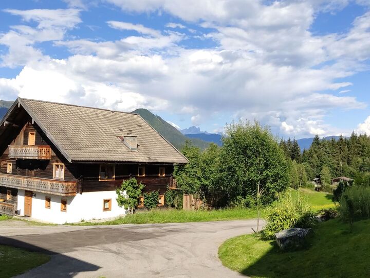 4-Bed House in Sankt Johann im Pongau, Sleeps 19, 1094
