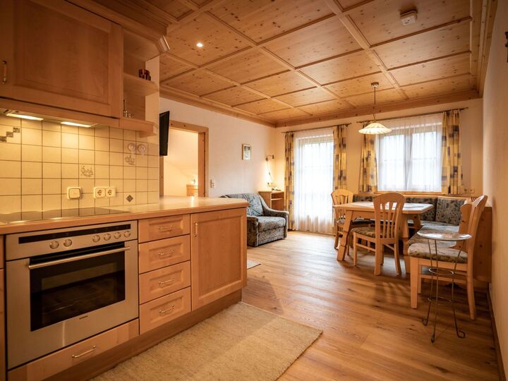 2-Bed Apartment with Mountain View in Lienz, Sleeps 4, 1126, Innervillgraten, Austria