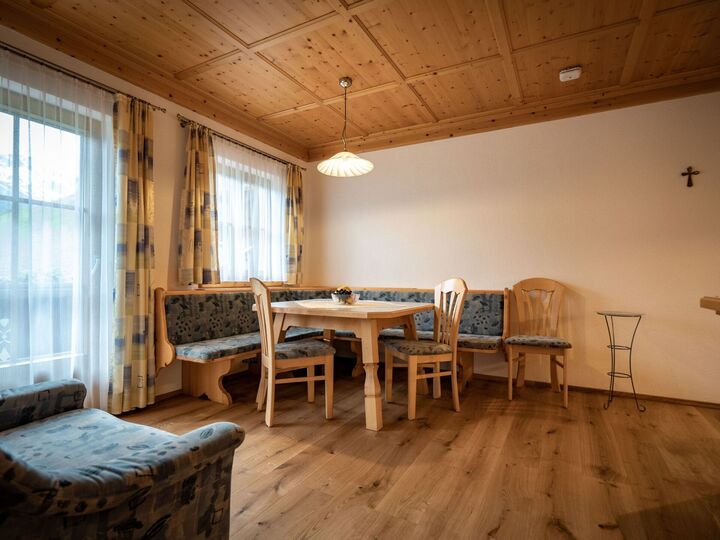 2-Bed Apartment with Mountain View in Lienz, Sleeps 4, 1126