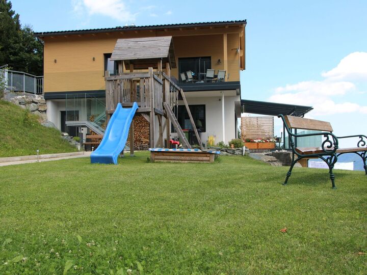 Luxurious 2-Bed Apartment in Feldkirchen, Sleeps 4, 1035, Winkl Ossiachberg, Austria