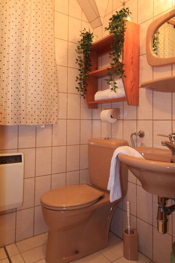 Charming 3-Bed House in Spittal an der Drau, Sleeps 8, 1041