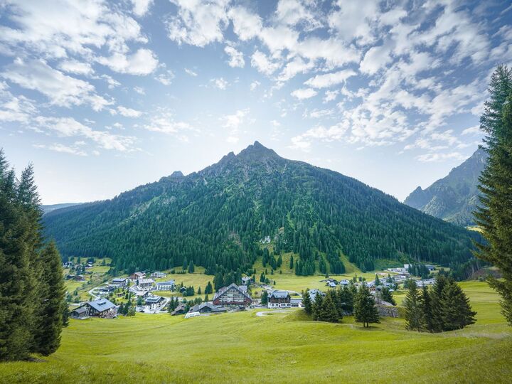 3-Bed Apartment in Bludenz, Sleeps 10, 1031