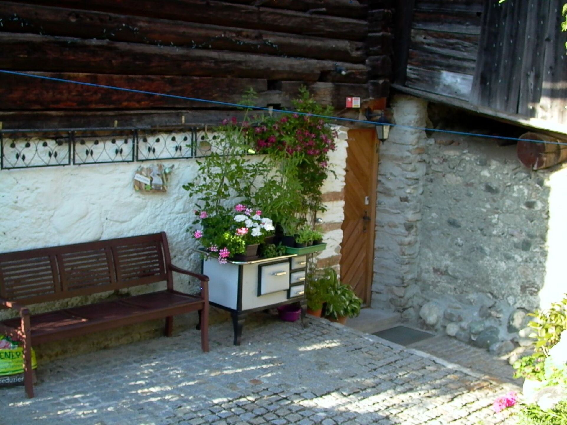 Stylish 4-Bed Apartment in Tamsweg, Sleeps 12, 1103