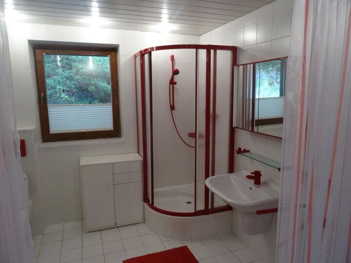 2-Bed Apartment in Sankt Johann im Pongau, Sleeps 6, 1105