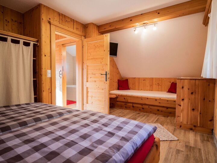 2-Bed House with Mountain View in Wolfsberg, Sleeps 6, 1104