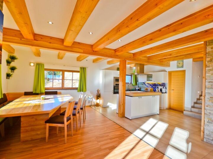 Delightful 4-Bed House in Wolfsberg, Sleeps 10, 1105