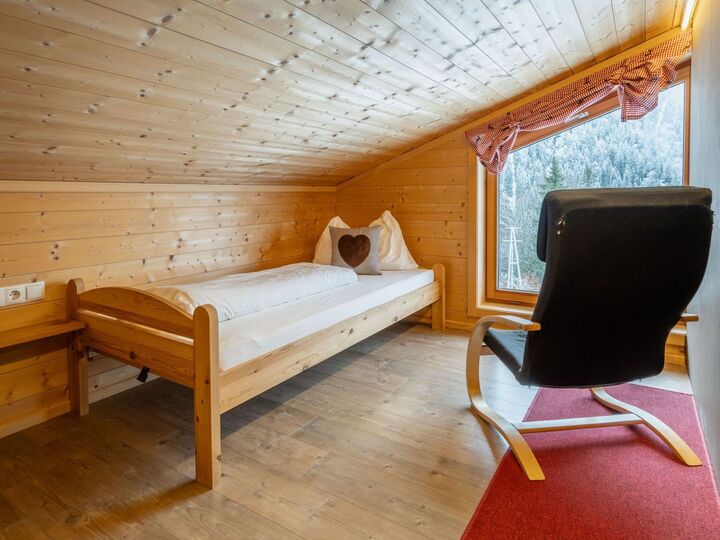 3-Bed Apartment in Bludenz, Sleeps 5, 1046