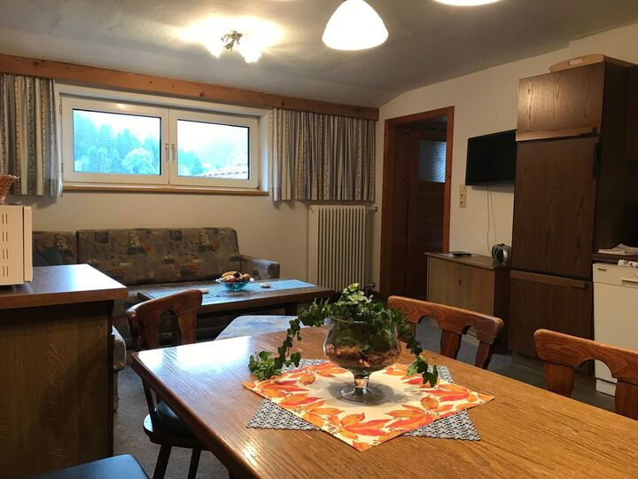 1-Bed Apartment with Mountain View in Reutte, Sleeps 4, 1160, Bichlbach, Austria