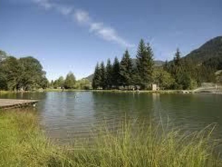 Stylish 4-Bed Apartment in Kitzbuhel, Sleeps 8, 1170