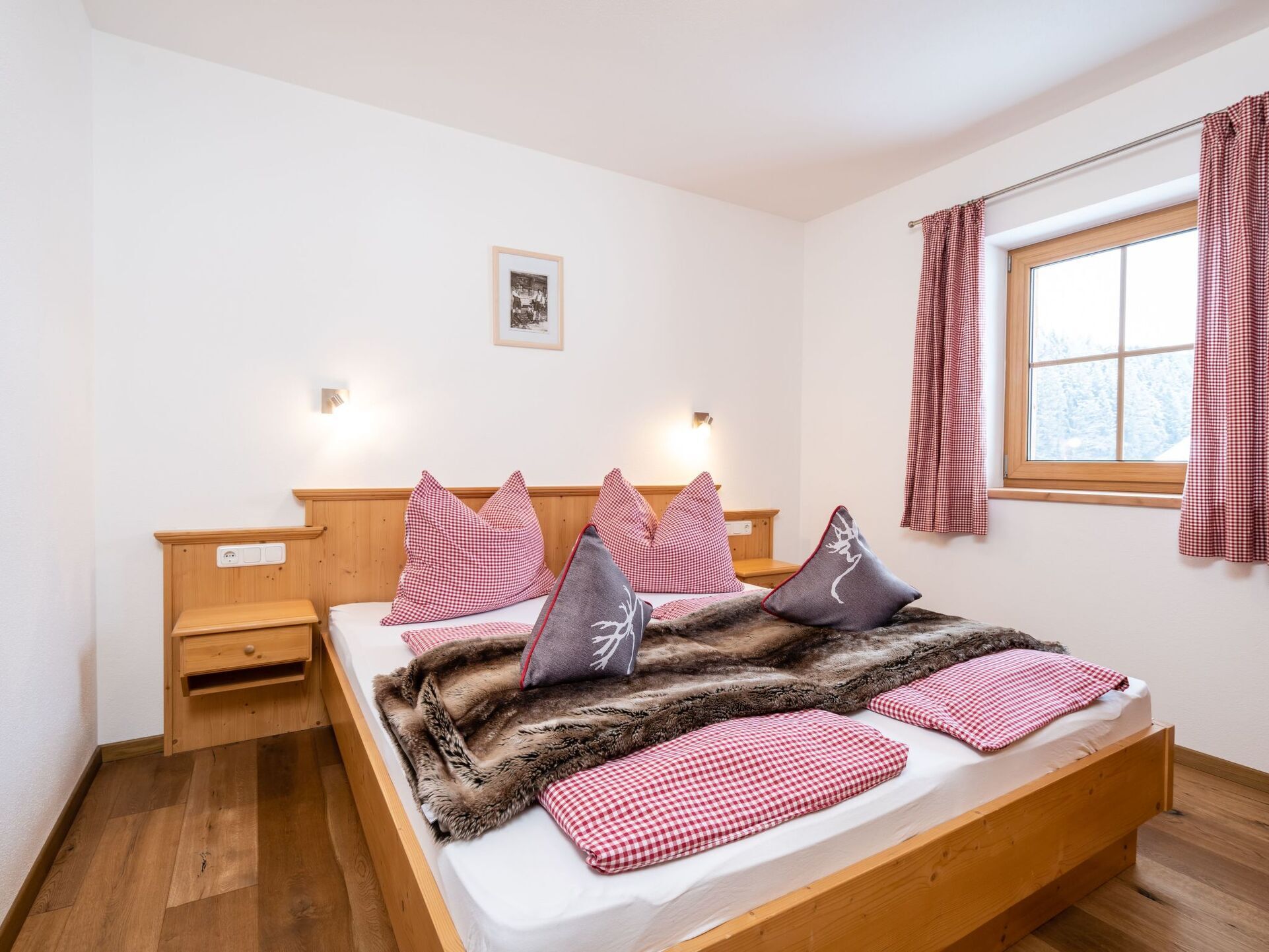 Spacious 2-Bed Apartment in Zell am See, Sleeps 2, 1142
